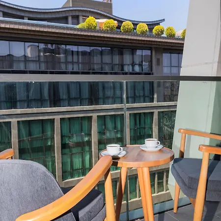 Meroddi Beyoglu * Istanbul